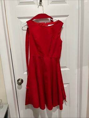Elegant Sleeveless Red Midi Dress with Flared Skirt- medium